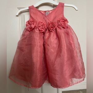 Gently worn girl’s Old Navy dress size 18-24 months